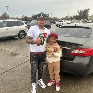 Meet your Posher, Alexi